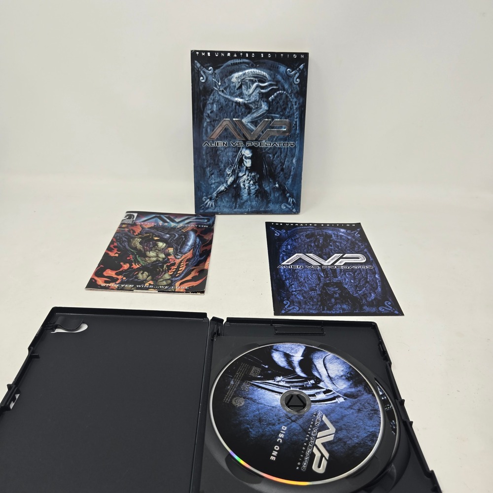 Alien vs Predator AVP Unrated Edition DVD 2-Disc Set with Dark Horse Comic